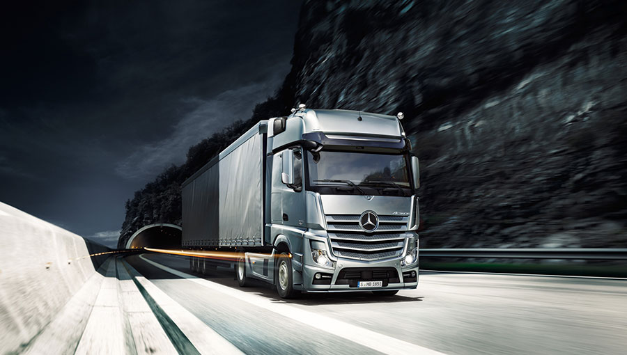 /static/active/2020315/style/mercedes-benz-trucks-2.jpg